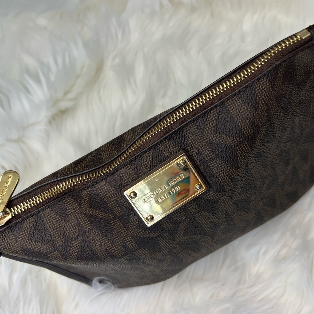 Authentic Micheal Kors XL clutch, card holder, cosmetic bag